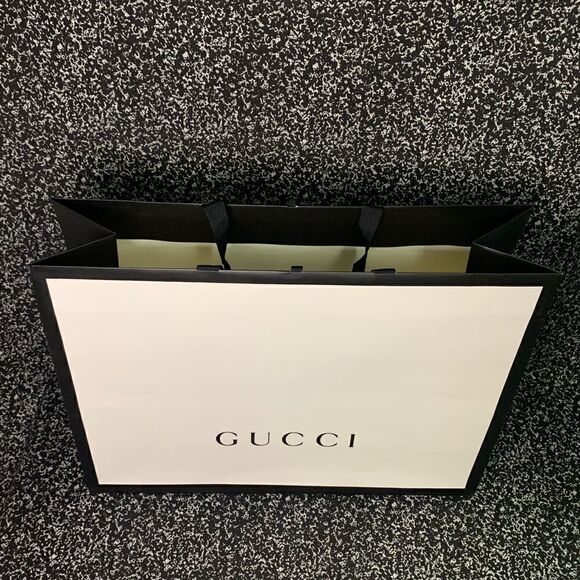 Medium Gucci Gift Bag  - Picture 1 of 6
